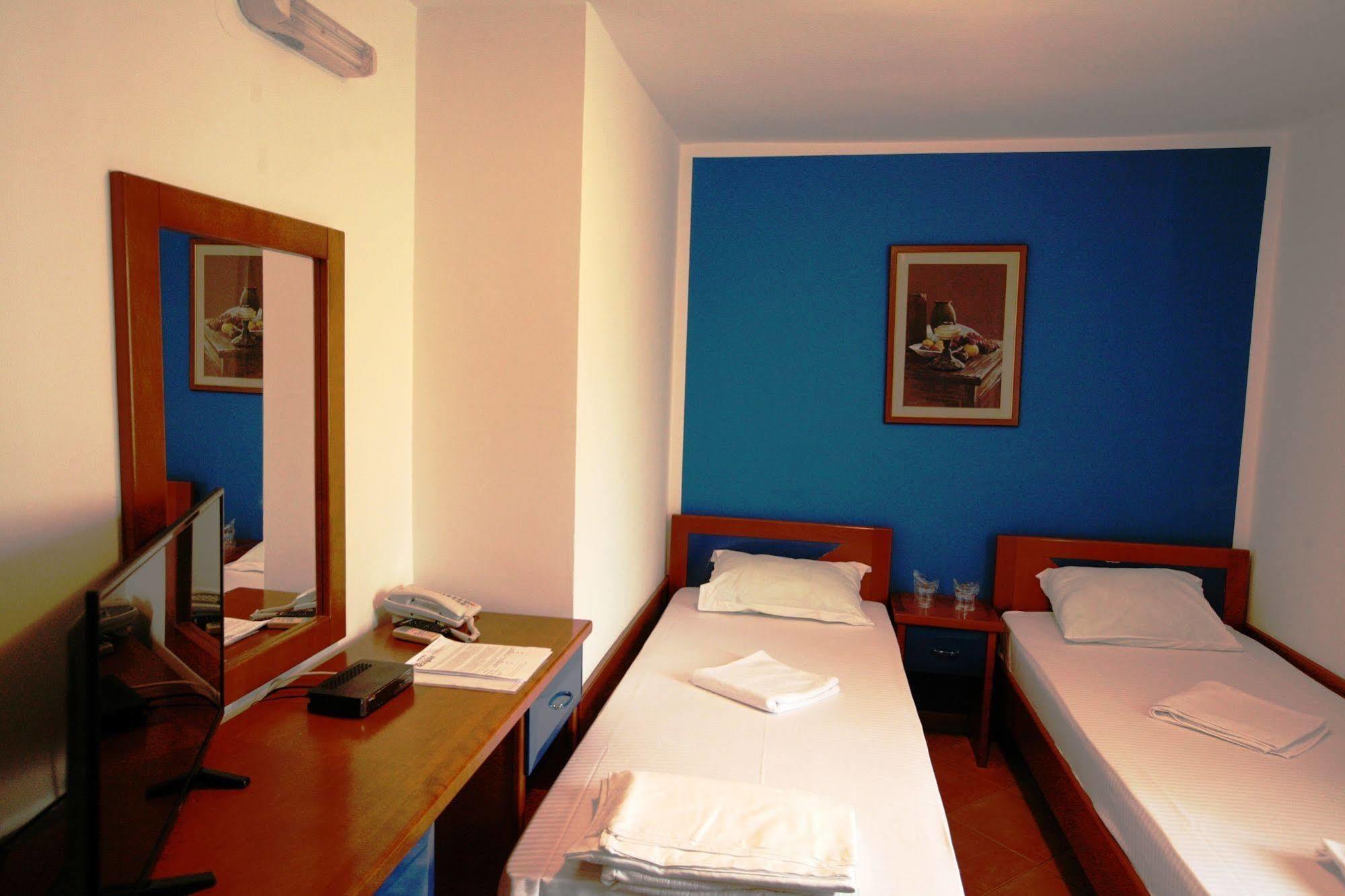 Boutique Hotel Villa Royal Tivat Exterior foto